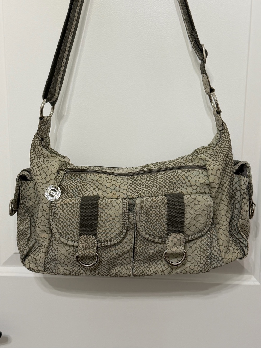 Travelon Anti-Theft Crossbody Bag Gray/Beige Snakeskin Pattern